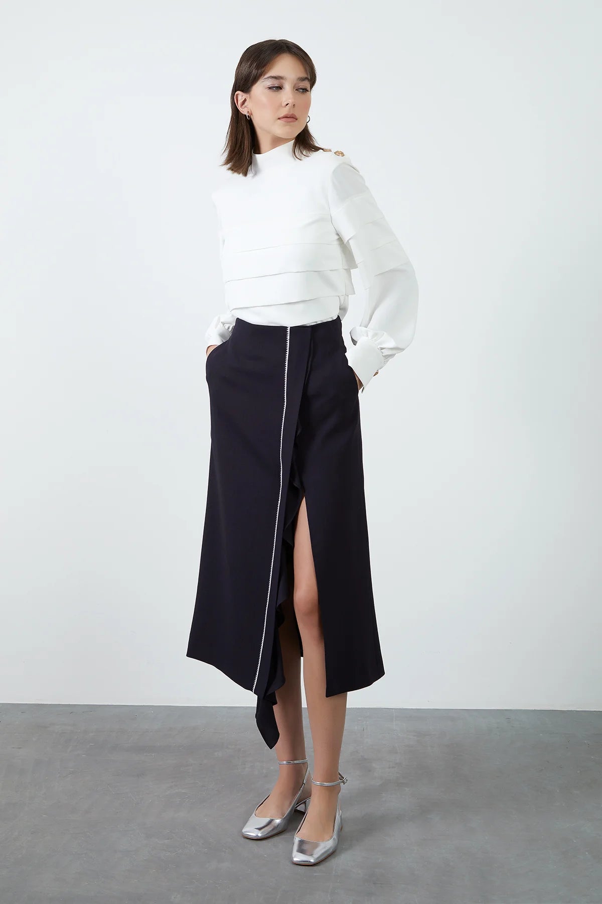 M3I025 SKIRT تنورة