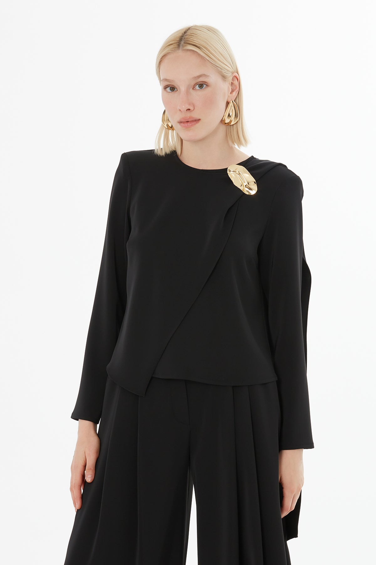 MTKM327 SUIT بدله