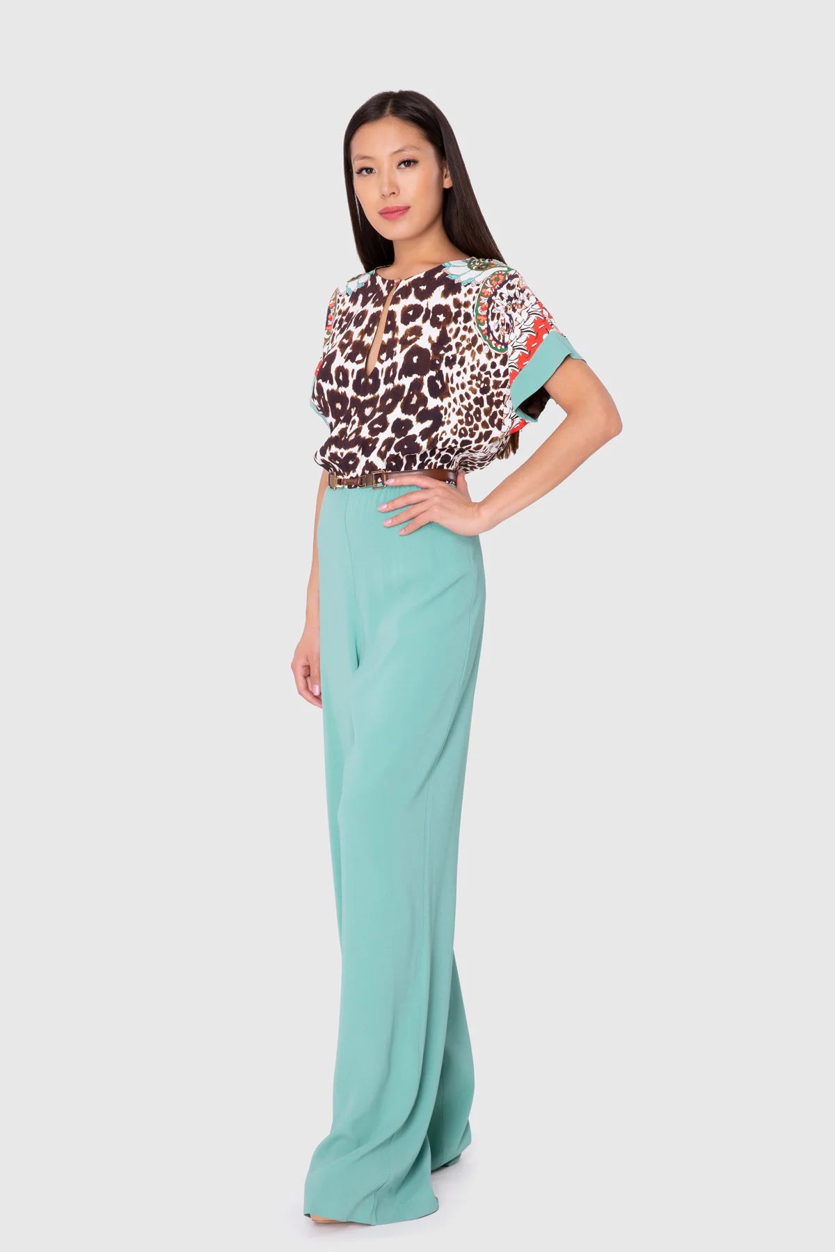 5U063JUMPSUIT بدله